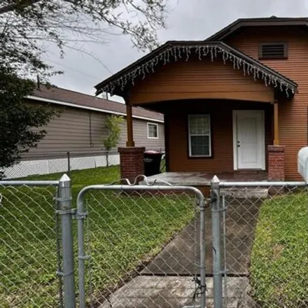 Rent this 2 bed house on 177 East James Street in Baytown, TX 77520