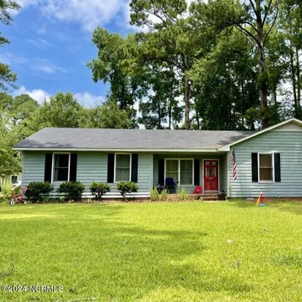 Rent this 3 bed house on 3305 Hunt Master Road in Trent Woods, Craven County