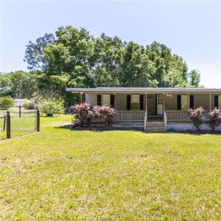 Buy this studio apartment on 6289 4th Avenue in Clay County, FL 32656