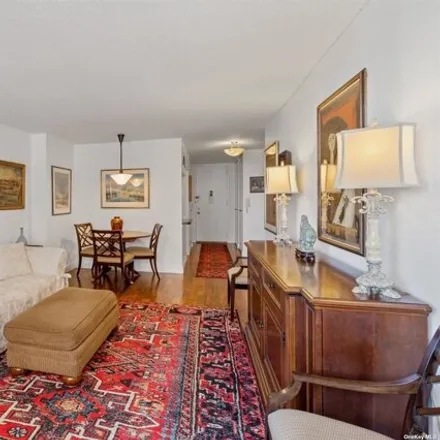 Image 7 - 1801 1st Avenue, New York, NY 10128, USA - Apartment for sale