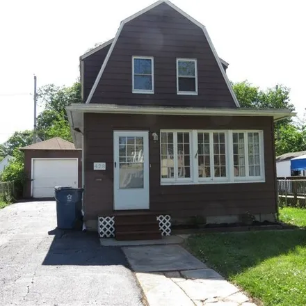 Buy this 2 bed house on 466 Kansas Avenue in Lorain, OH 44052