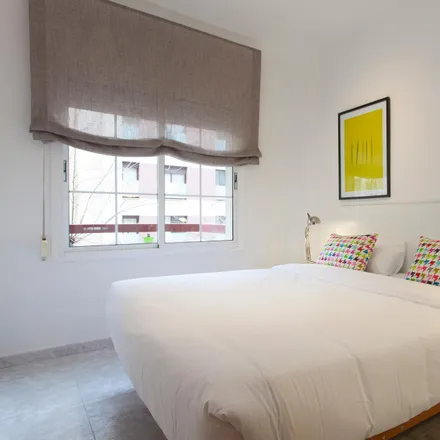 Rent this 3 bed apartment on Bar Celeste in Carrer del Dos de Maig, 317