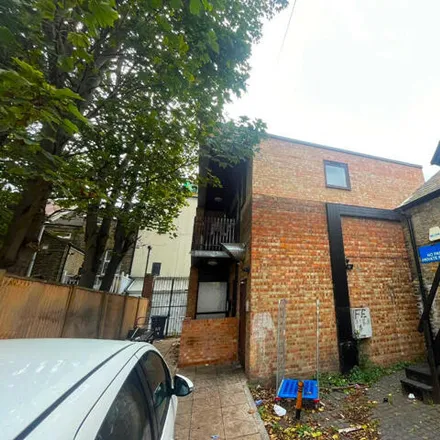 Buy this 4 bed house on Glory Supermarket in 1 Ringstead Road, London