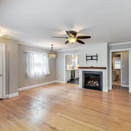 Image 3 - 122 West Fairview Street, Arlington Heights, IL 60005, USA - House for sale
