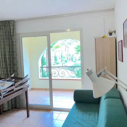 Rent this 2 bed apartment on 37 Rue des Lavandières in 33600 Pessac, France