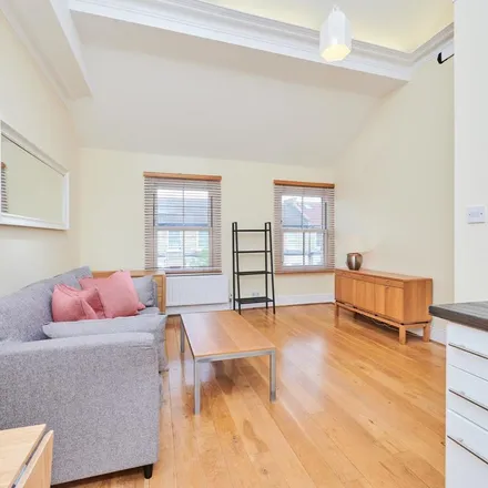 Image 5 - Coombe Road, London, W4 2HR, United Kingdom - Apartment for rent