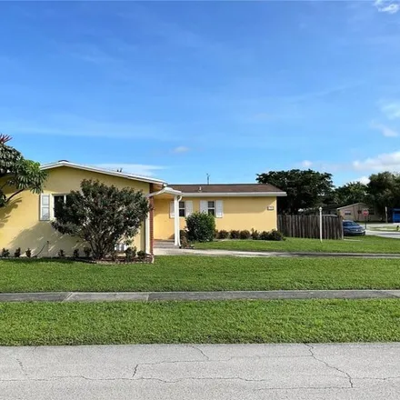 Image 2 - 6713 Southwest 9th Place, North Lauderdale, FL 33068, USA - House for sale