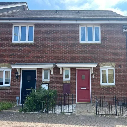 Rent this 2 bed townhouse on Ayrshire Close in Ashford, TN24 9NB
