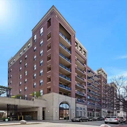 Buy this 2 bed condo on 811 West 15th Place in Chicago, IL 60608