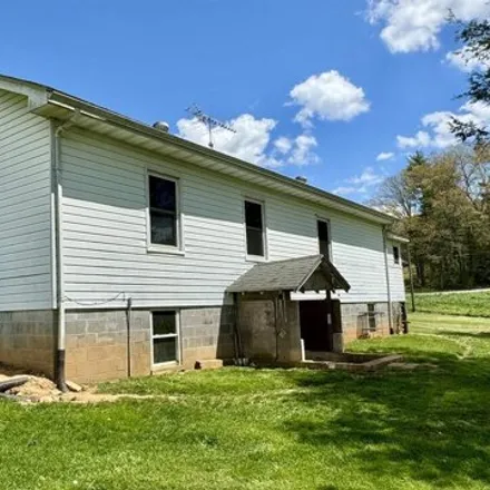 Image 5 - 1034 Old Mill Road, Carroll County, VA 24343, USA - House for sale
