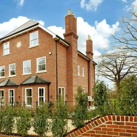 Buy this 6 bed house on Leigh House in 53 Wycombe End, Beaconsfield