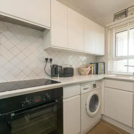 Buy this 1 bed apartment on Ellesmere Court in Ellesmere Road, London