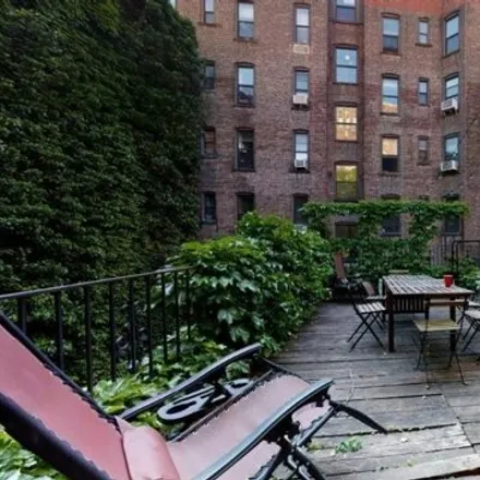 Rent this 3 bed townhouse on 322 2nd Avenue in New York, NY 10003