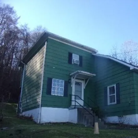 Buy this 4 bed house on 400 Sycamore Street in Greenup, Greenup County