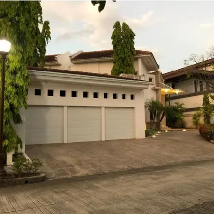 Buy this 7 bed house on Avenida Paseo del Mar in Juan Díaz, Panamá