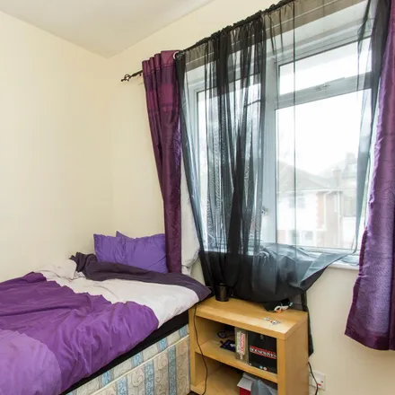 Rent this 6 bed room on Gibbon Road in London, W3 7AE