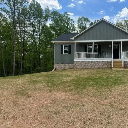Buy this 3 bed house on 530 Skyline Rd in Appomattox, Virginia