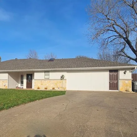Rent this 4 bed house on 1586 Sweetwater Circle in Sachse, TX 75048