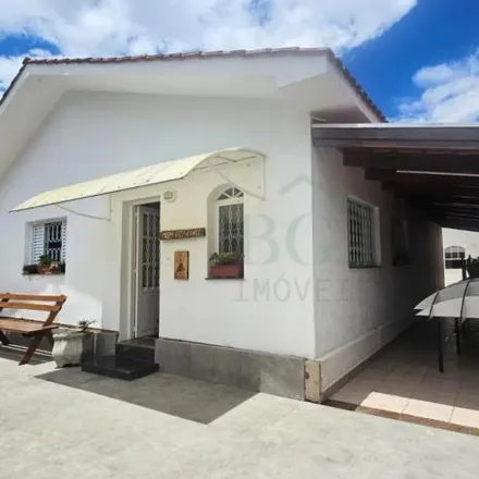 Buy this 2 bed house on Avenida Doutor Rômulo Cardillo in Região Urbana Homogênea V, Poços de Caldas - MG