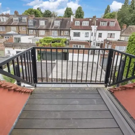 Image 5 - 43 Upper Park Road, Maitland Park, London, NW3 2UP, United Kingdom - Townhouse for rent