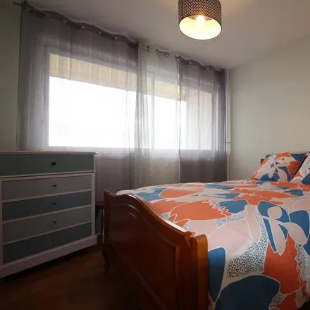 Rent this 2 bed apartment on Fablab du Chalonnais in Rue des Ateliers, 71100 Chalon-sur-Saône