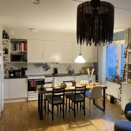 Rent this 3 bed apartment on Härjedalsgatan 19 in 162 62 Stockholm, Sweden