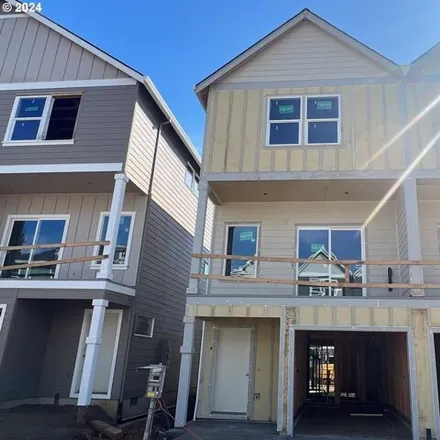 Buy this 3 bed condo on 535 Holmes Lane in Oregon City, OR 97045