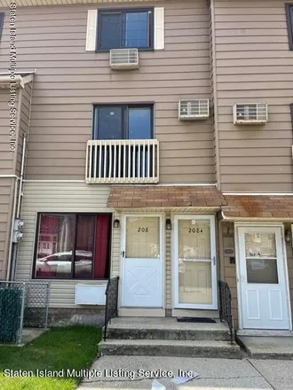 Buy this 3 bed townhouse on 212 Richmond Hill Road in New York, NY 10314