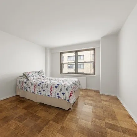 Image 6 - 10 W 15th St Apt 910, New York, 10011 - Apartment for sale