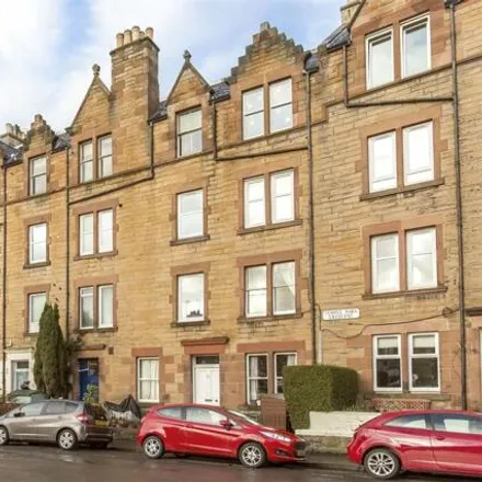 Rent this 2 bed room on 88 Temple Park Crescent in City of Edinburgh, EH11 1HR