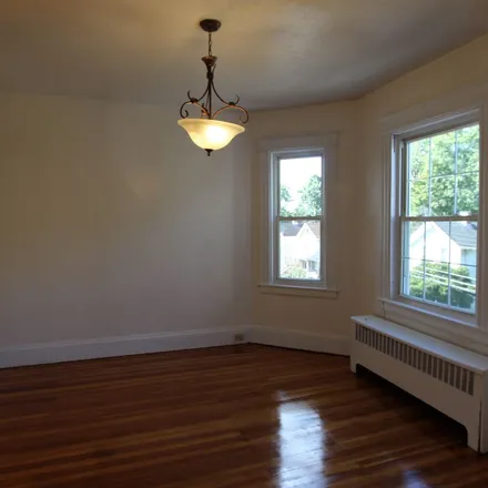 Image 2 - 62 James Street, Hartford, CT 06106, USA - Apartment for rent