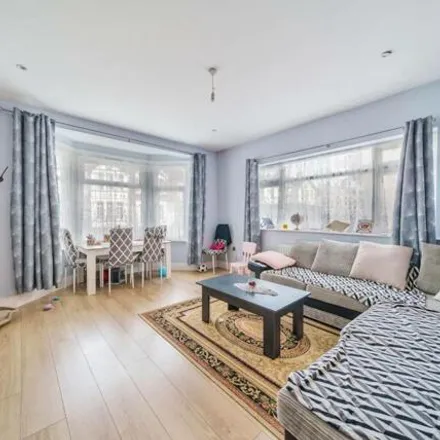 Image 1 - Manor Park Crescent, London, HA8 7NL, United Kingdom - Apartment for sale