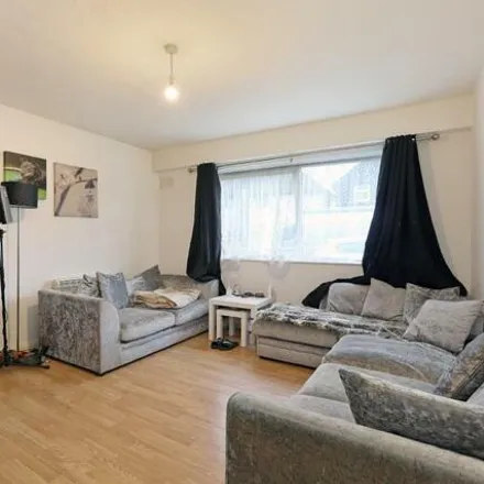 Buy this 1 bed apartment on 31 New Road in London, CR4 4JN