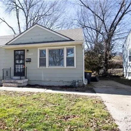 Image 2 - 7448 Bellefontaine Avenue, Kansas City, MO 64132, USA - House for sale