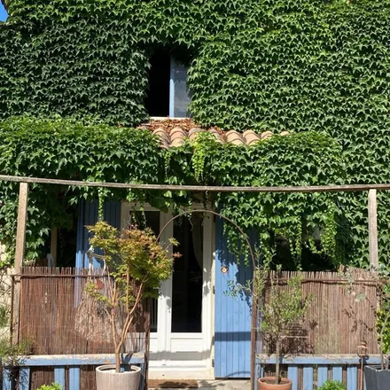 Image 3 - 2b Boulevard Victor Hugo, 13680 Lançon-Provence, France - Apartment for rent