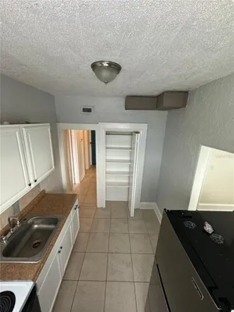 Image 6 - 2608 Central Ave, Saint Petersburg, Florida, 33712 - Apartment for rent