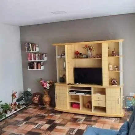 Buy this 3 bed house on Rua Benedito Gomes da Silva in Remanso Campineiro, Hortolândia - SP
