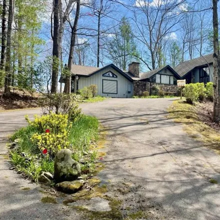 Buy this 4 bed house on 498 King Road in Glade, Gatlinburg