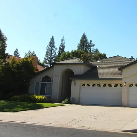 Buy this 3 bed house on 2430 Buckingham Way in Clovis, CA 93611