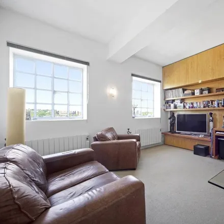 Rent this 1 bed apartment on Manor Gardens in London, N7 6JX