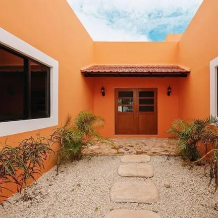 Buy this 3 bed house on Calle 21 in Colonia Los Limones, 97340 Chicxulub Pueblo