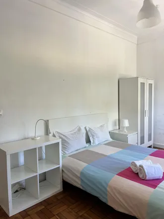 Rent this 11 bed room on Rua do Relógio in 4200-096 Porto, Portugal