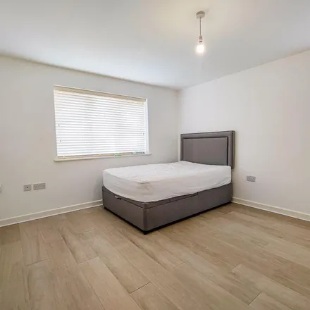 Image 6 - Chadwick Way, London, SE28 8NJ, United Kingdom - Apartment for rent