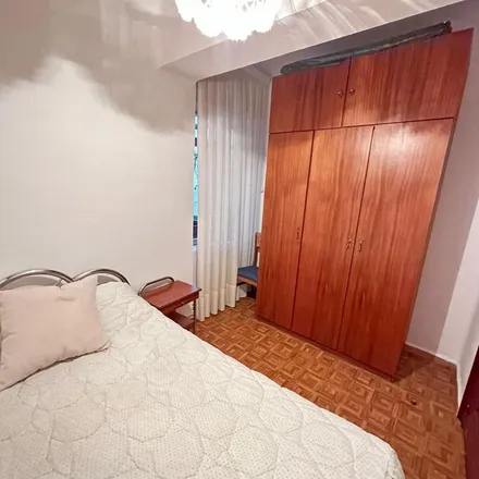 Rent this 4 bed apartment on Pepe in Avenida de Portugal, 37005 Salamanca