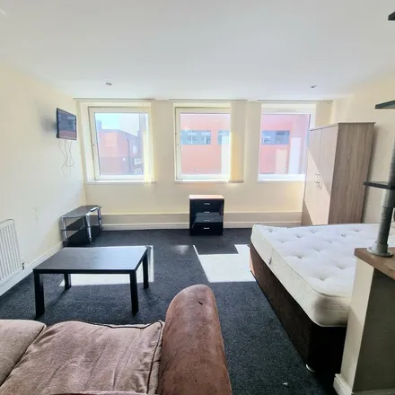 Image 2 - Princegate, City Centre, Doncaster, DN1 3LL, United Kingdom - Apartment for rent