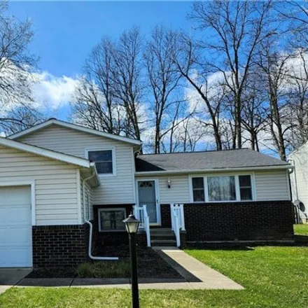 Buy this 3 bed house on 5019 Creekside Boulevard in Brunswick Hills Township, OH 44212