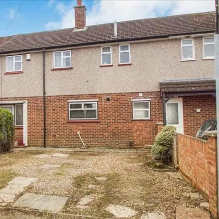 Buy this 3 bed townhouse on Washington Drive in Slough, SL1 5RE