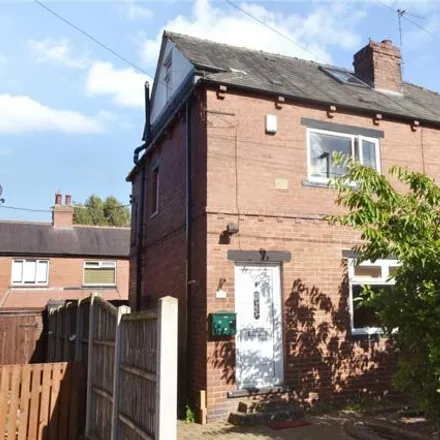 Buy this 3 bed duplex on Greenfield Avenue in Drighlington, LS27 7AH
