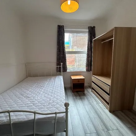 Rent this 1 bed room on Notre Dame Catholic Primary School in 169 Eglinton Road, London