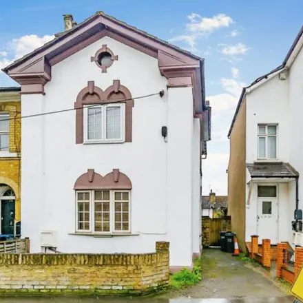 Rent this 3 bed house on Little Bay in 32 Selsdon Road, London